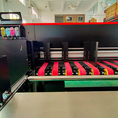 Impresora de chorro de tinta del formato grande Services Digital Printing en las cajas acanaladas