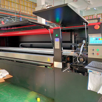 La máquina de la impresión en color de CMYK acanaló la impresora de Digitaces de la caja